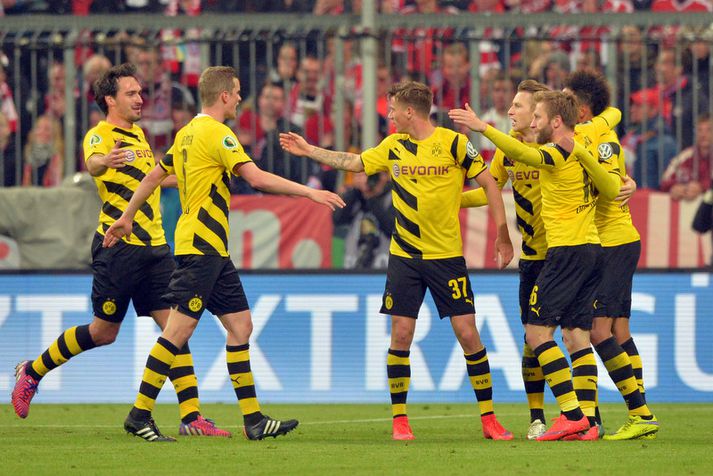 Leikmenn Borussia Dortmund  fagna.