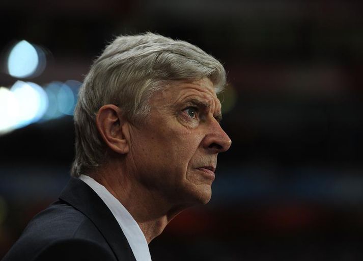 Wenger þungur á brún í kvöld.