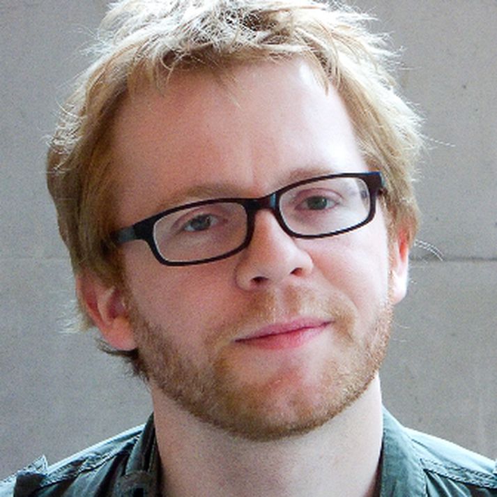 Sveinn H. Guðmarsson. Hann mun ekki láta af embætti sem formaður áhugaknattspyrnumannafélagsins Sheffield Tuesday.