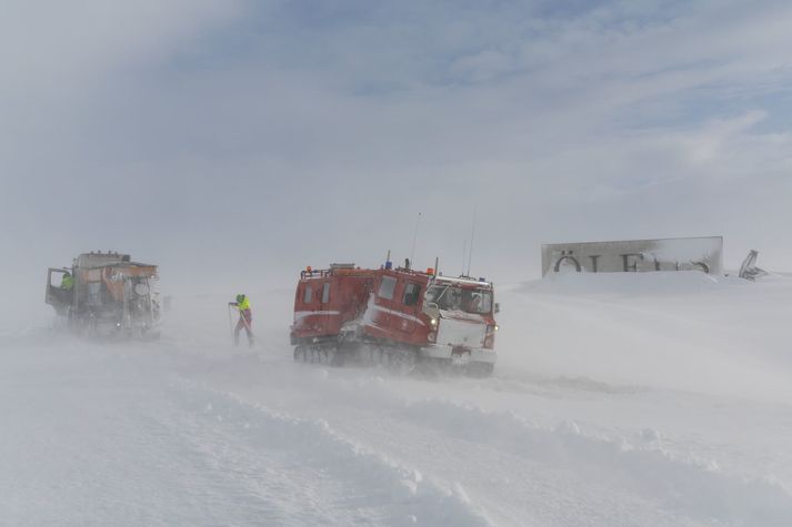 Það var sannkallað aftakaveður á landinu öllu í gær og í nótt.