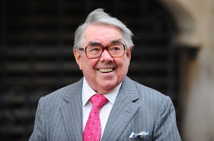 Ronnie Corbett varð 85 ára gamall.