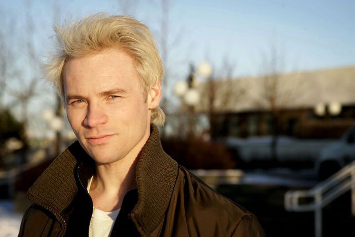 Ívar Örn Sverrisson.  Honum finnst gaman þegar hann á afmæli en fannst hann orðinn fjarskalega gamall þegar hann varð átján ára.