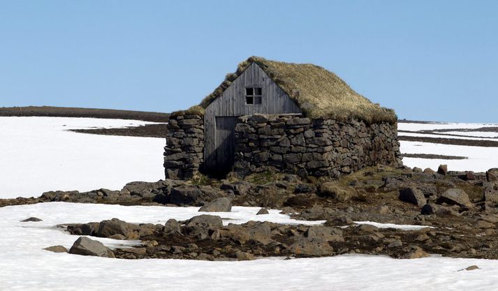 Þetta hlaðna sæluhús er á Steingrímsfjarðarheiði en Fréttablaðið hefur ekki tiltæka mynd af Heiðarárkofa í Hrunamannahreppi sem gera á upp með svipuðum hætti. 