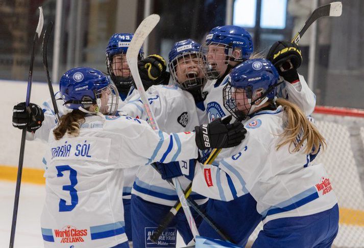 Skautafélag Reykjavíkur fagnaði Íslandsmeistaratitlinum í kvöld.