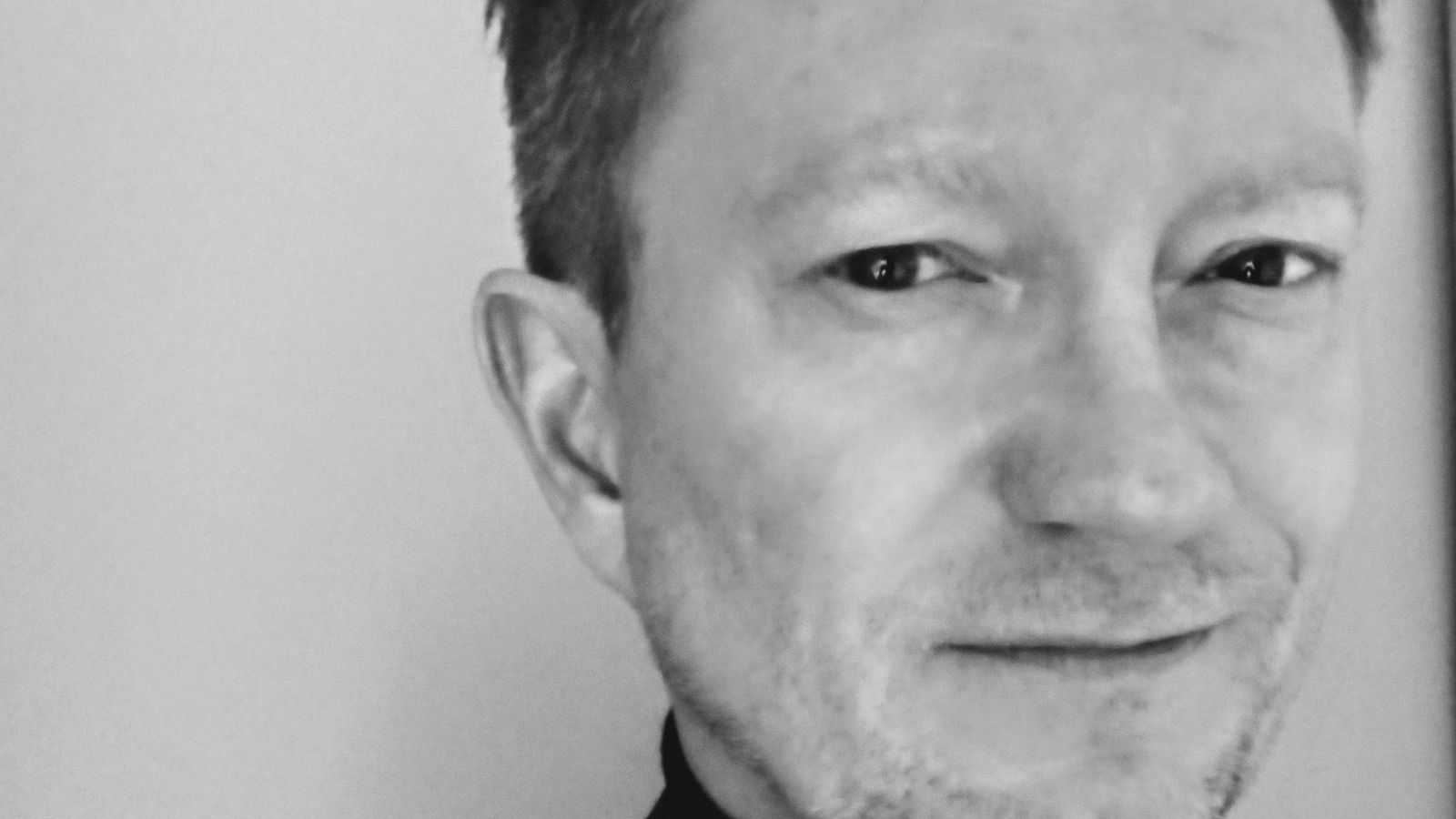 Um langa föstu­daga, fólk á flótta og konur sem þora