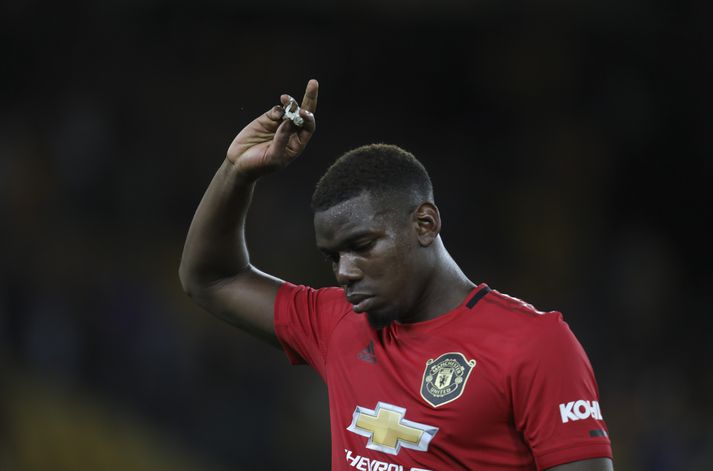 Paul Pogba eftir að hafa brennt vítaspyrnunni á mánudagskvöldið.