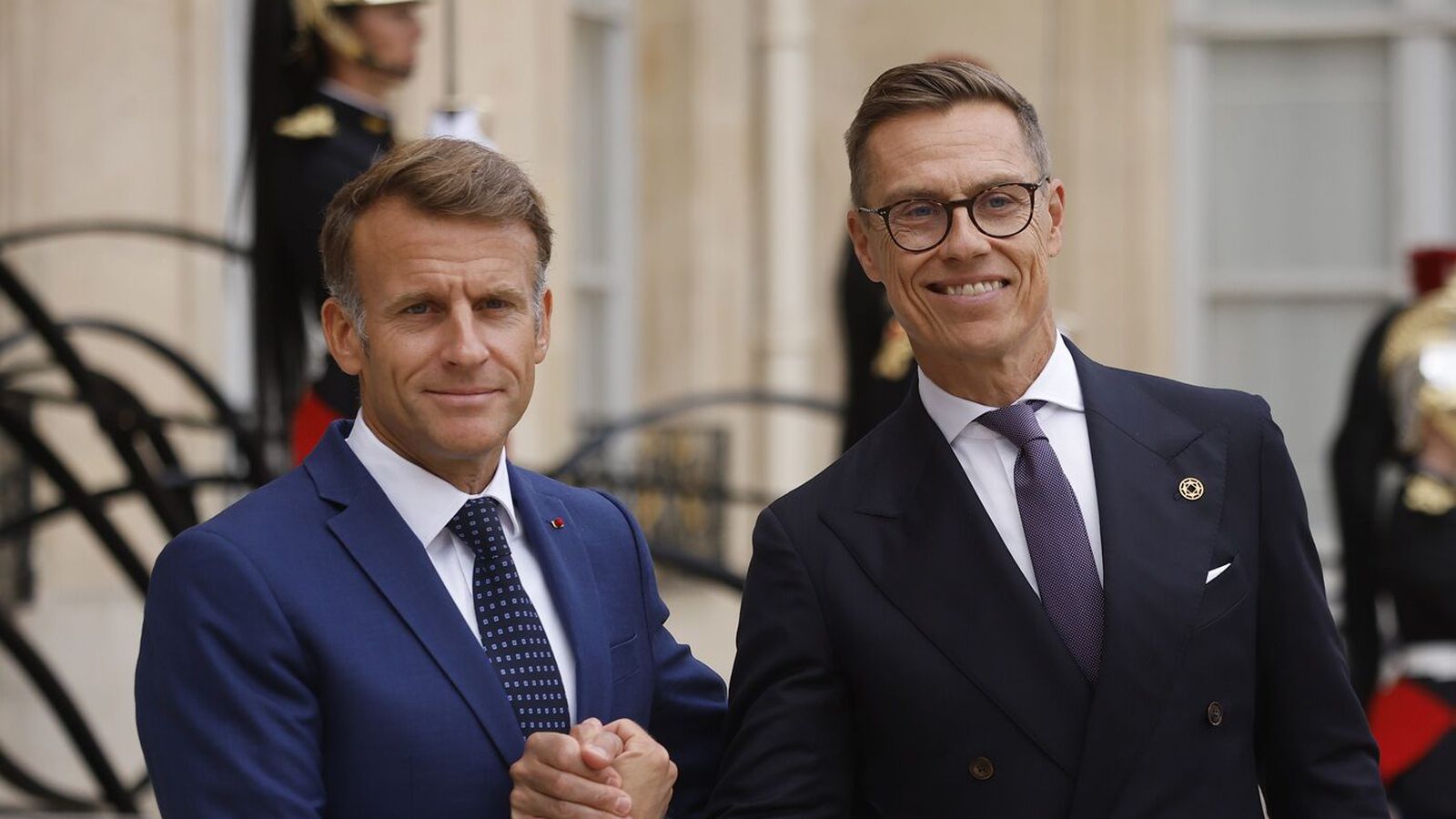 Finnar taka þátt í kjarnorkuvernd Frakka