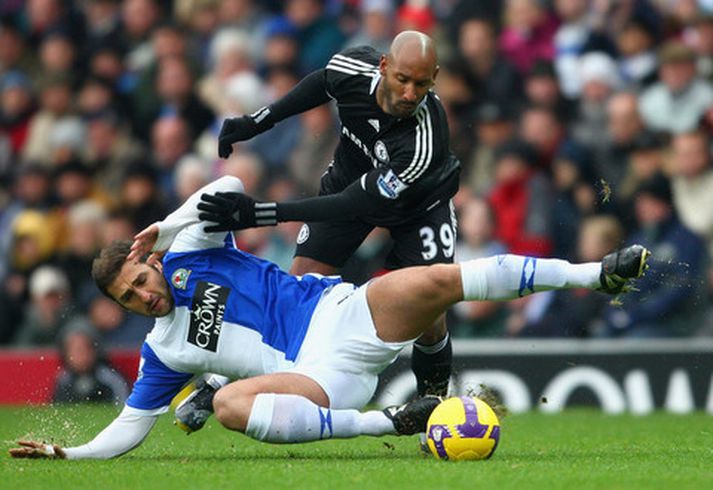Nicolas Anelka og Zurab Khizanishvili í baráttunni í dag.