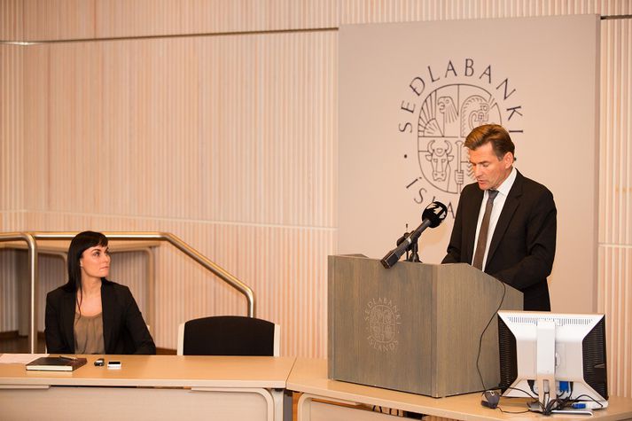 Sigríður Benediktsdóttir, framkvæmdastjóri fjármálastöðugleikasviðs Seðlabankans og Arnór Sighvatsson aðstoðarseðlabankastjóri kynntu í morgun ritið Fjármálastöðugleiki 2013/2.