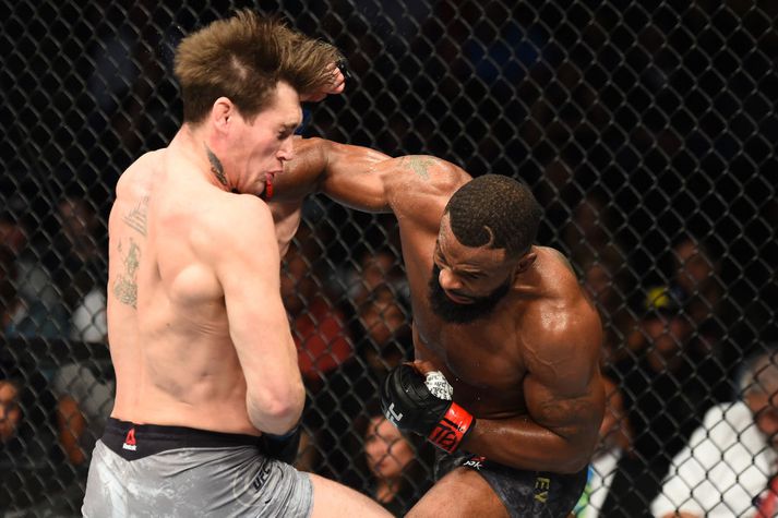 Woodley pakkaði Darren Till saman á dögunum.