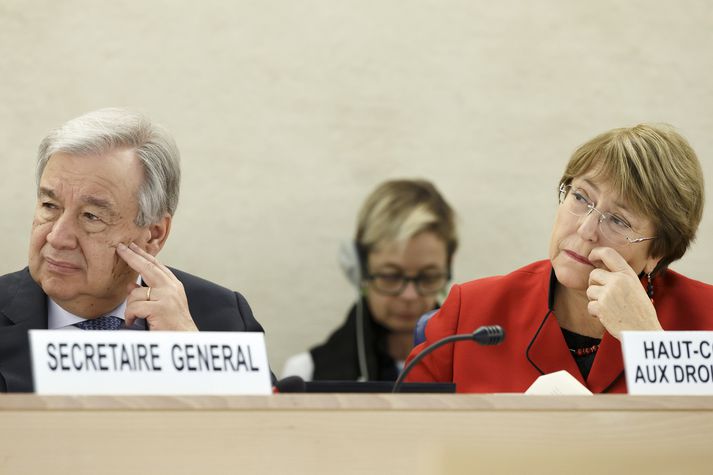 Framkvæmdastjóri SÞ, Antonio Guterres, og Michelle Bachelet, mannréttindastjóri SÞ, á fundinum í Genf í dag.