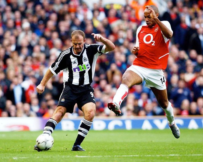 Alan Shearer og Thierry Henry í leik á Highbury árið 2002.