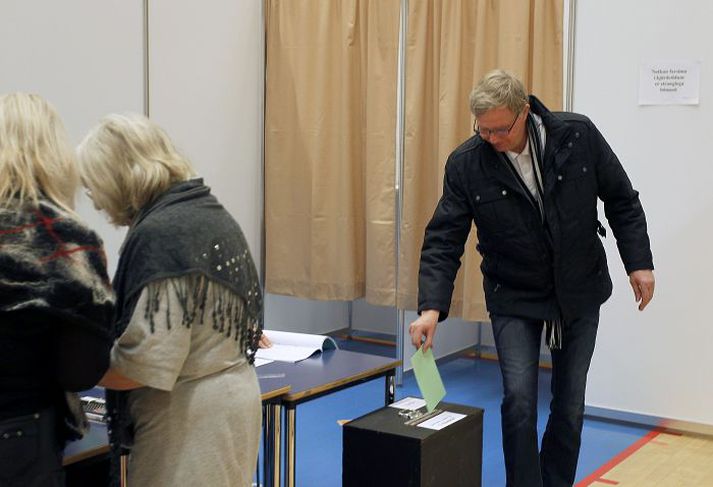 Þann 20. október var gengið til kosninga um ráðgefandi tillögur stjórnlagaráðs að nýrri stjórnarskrá. Nú hefur komið í ljós að ósamræmi er í matsreglum kjörstjórna í kjördæmunum sex.