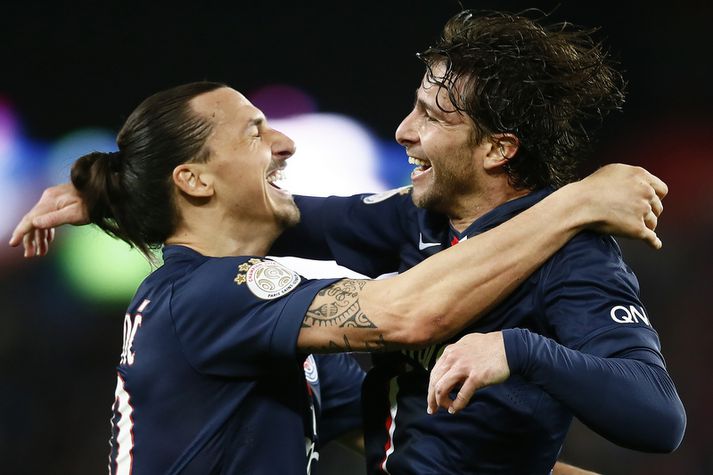 Maxwell og Zlatan Ibrahimovic fagna einu af sex mörkum PSG.