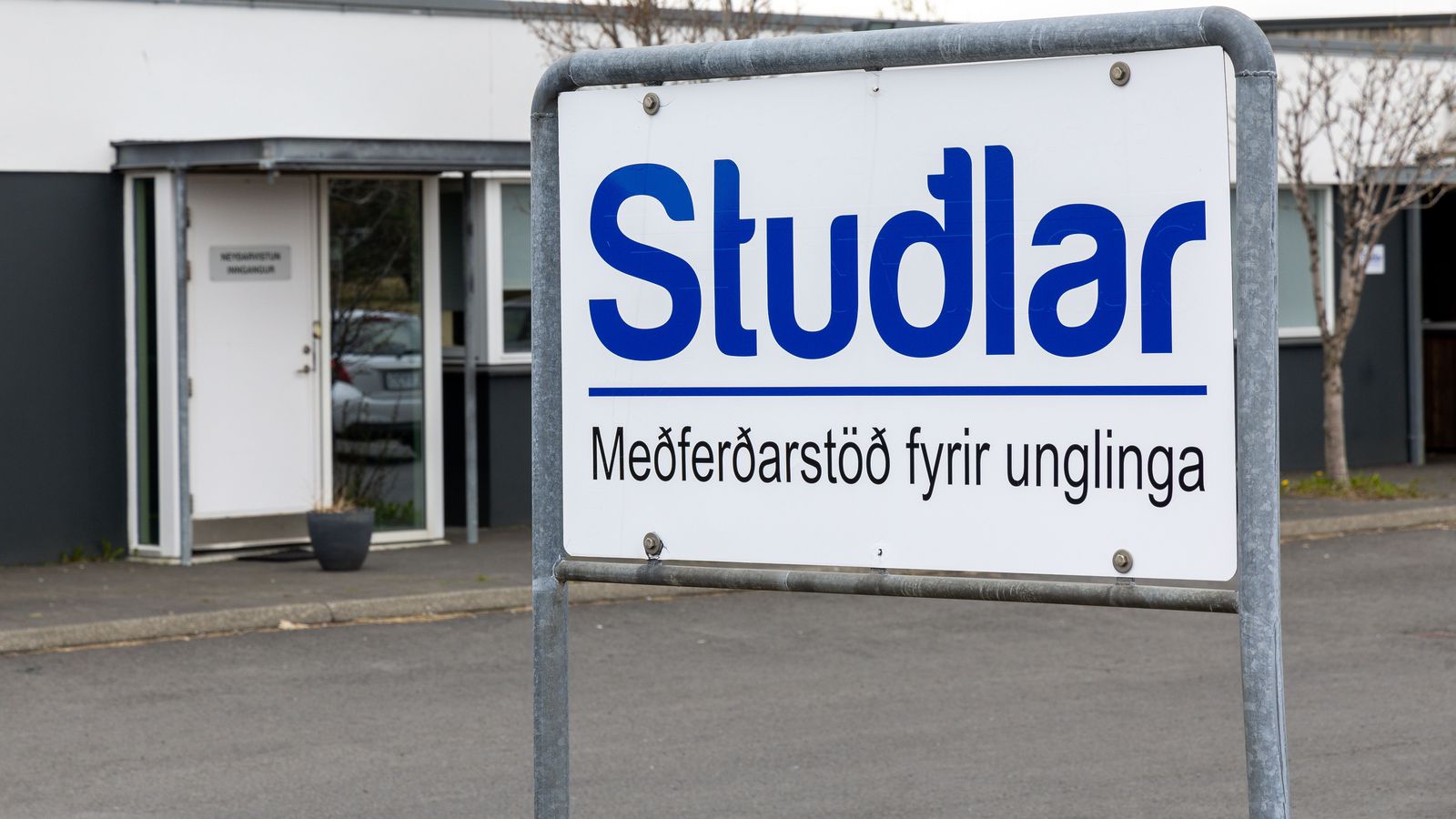 Bruninn á Stuðlum kominn til ákærusviðs og tíu með réttar­stöðu sak­bornings