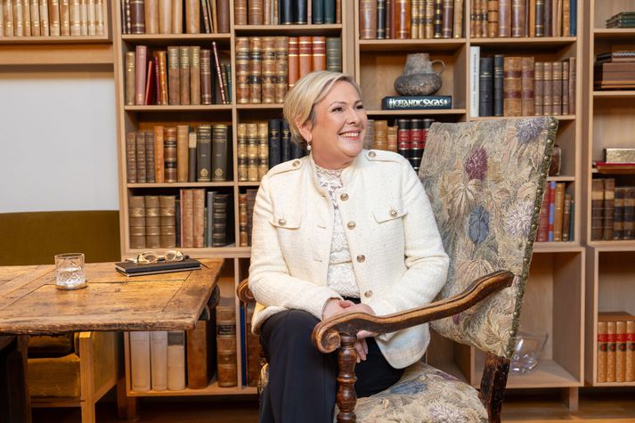 Forseti þarf að funda með formönnum flokka í aðdraganda stjórnarmyndunar. Hér er Halla áður en hún fundaði með formönnum í desember árið 2024. 