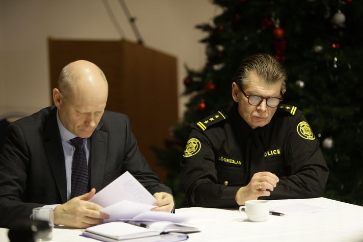 Karl Steinar Valsson frá Europol og Grímur Grímsson, yfirlögregluþjónn, á blaðamannafundinum í dag.