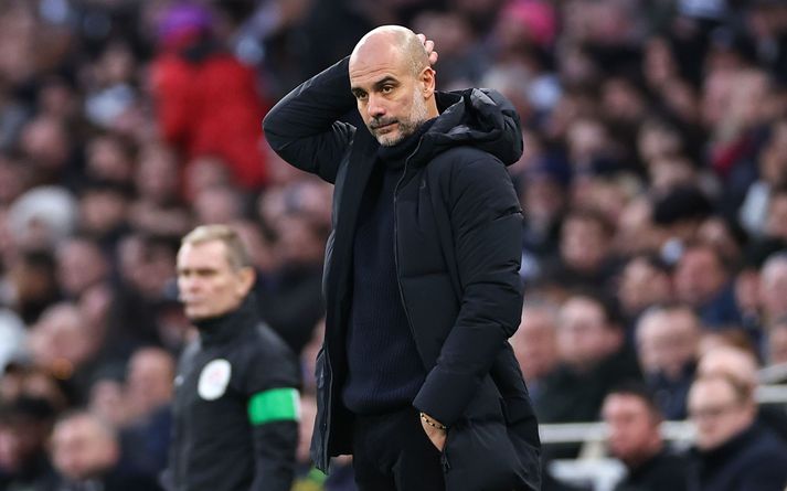 Pep Guardiola sést hér áhyggjufullur í tapi Manchester City á móti Tottenham Hotspur um helgina.