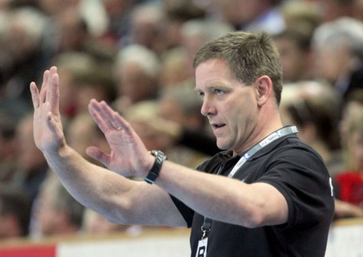 Alfreð Gíslason, þjálfari Kiel, segir sínum mönnum til í leiknum.