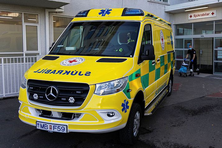 Hvorki kemur fram í stefnunni hvert maðurinn var sóttur né hvert honum var ekið.