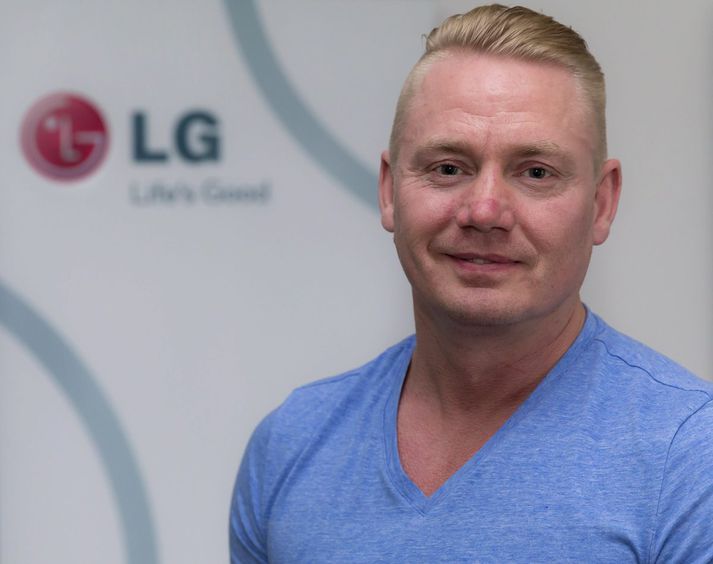 ,,Á skjánum eru færri öpp og minna kaos. Takkaborðið sjálft, þ.e. áþreifanlegu takkarnir, eru með hefðbundnu sniði að viðbættum fimm hnöppum sem eru skilgreindir fyrir ákveðnar aðgerðir,” segir Guðni Kristjánsson, eigandi og framkvæmdastjóri Actus ehf.