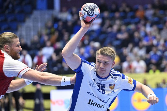 Haukur Þrastarson mætti á stóra sviðið og hefði mátt hneigja sig eftir sýninguna.