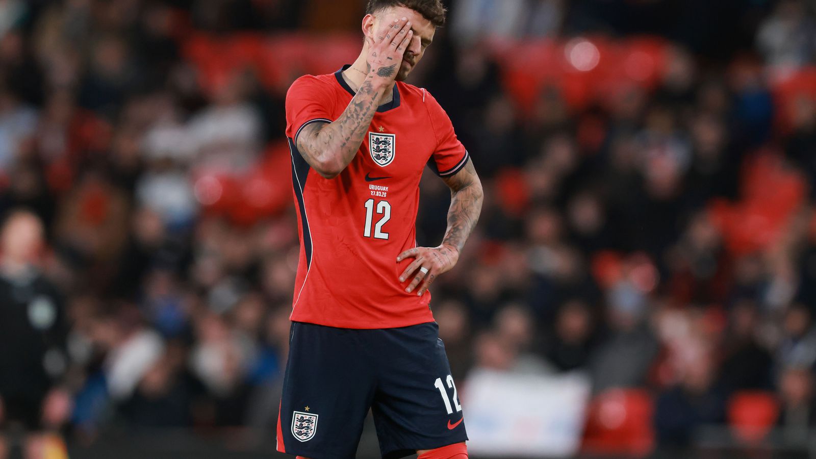 Baulað á Ben White: „Við stöndum með honum“