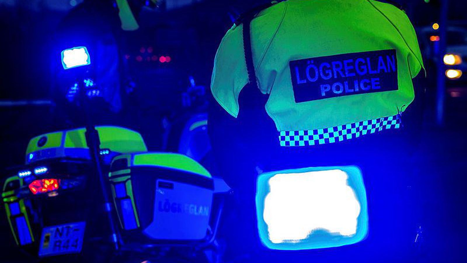 Lögga á­kærð fyrir leit án heimildar