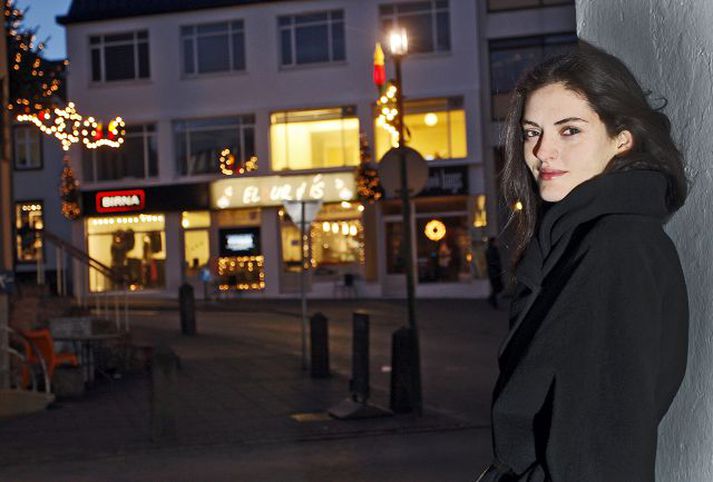 Hæfileikarík Elísabet Davíðsdóttir, fyrirsæta og ljósmyndari, hefur hannað stórskemmtilegan og sérstakan gjafapappír.
fréttablaðið/vilhelm