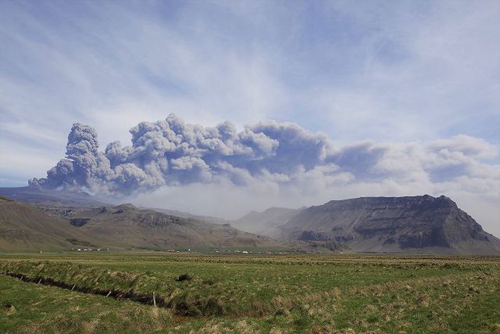 Eyjafjallajökull Síðasta sumar voru nokkur þúsund birkitré gróðursett við Heklu. Fréttablaðið/Vilhelm 