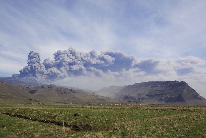 Niðurstöður rannsóknarinnar sýna að verulega dró úr þenslu af völdum alkalívirkni í múrblöndu með fimm prósent af gosösku.Fréttablaðið/ Vilhelm 