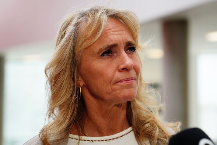 Þorgerður Katrín Gunnarsdóttir utanríkisráðherra segir orrustuna um Ísland hafna og ríkisstjórnin ætli þar að vinna sérhagsmunaöflin og minnihlutann.
