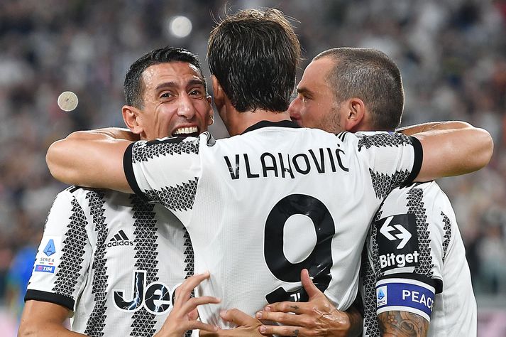 Di María skoraði og lagði upp fyrir Vlahovic í fyrsta leik sínum fyrir Juventus.