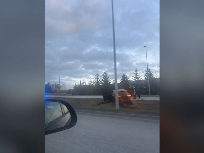 Talsvert af viðbragðsaðilum er á vettvangi.