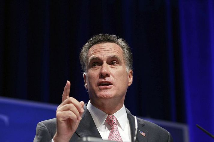 Romney er talinn hafa staðið af sér gagnrýnina í kappræðum helgarinnar.fréttablaðið/ap