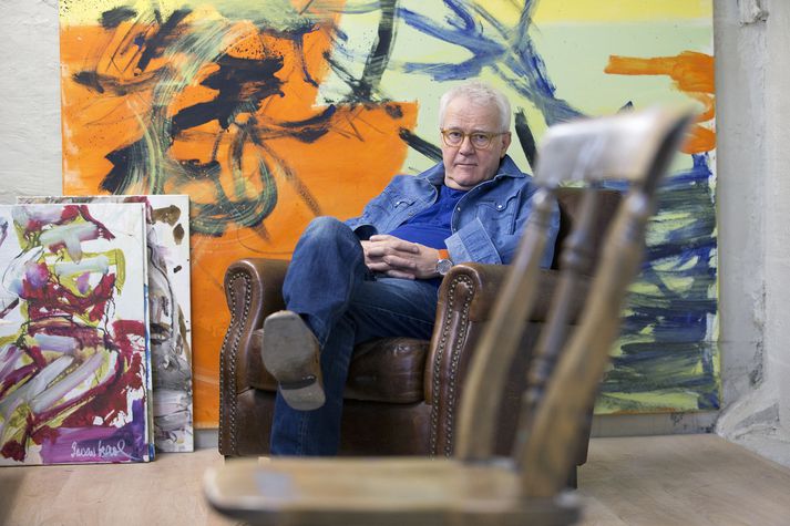 Sævar Karl hefur snúið við blaðinu og helgar líf sitt myndlistinni. Verkin hans eru litrík og falleg.