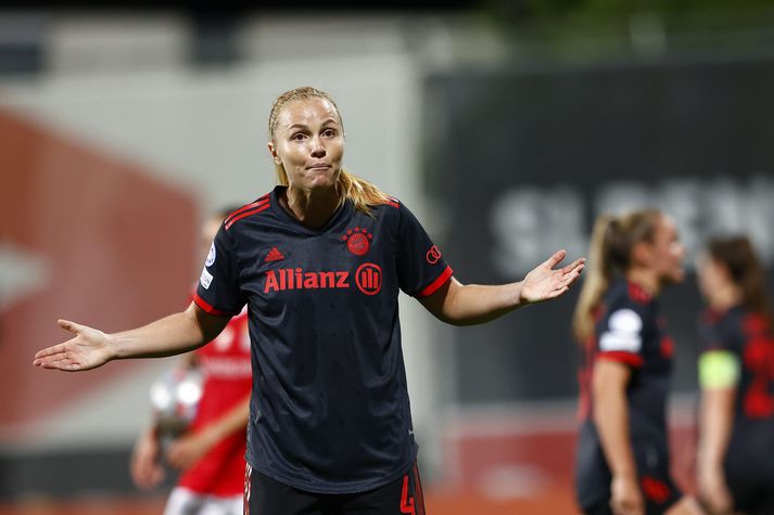 Glódís Perla Viggósdóttir og stöllur hennar í Bayern München máttu þola 3-0 tap gegn Barcelona í kvöld.