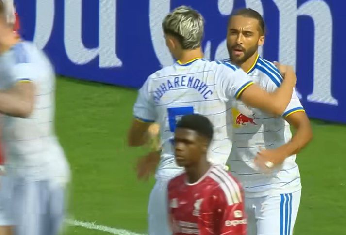 Dominic Calvert-Lewin fagnar öðru marka sinna í endurkomusigrinum á Liverpool.