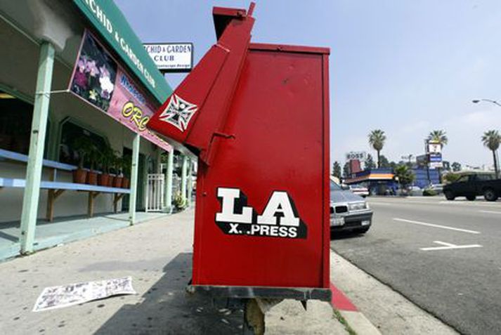 Skjálftinn átti upptök sín skammt frá úthverfinu Chatsworth í Los Angeles.