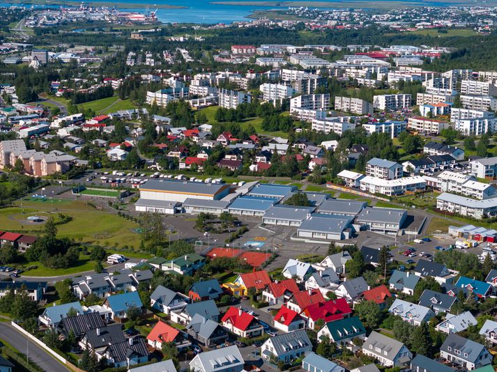 Bilunin varð klukkan hálf 12.