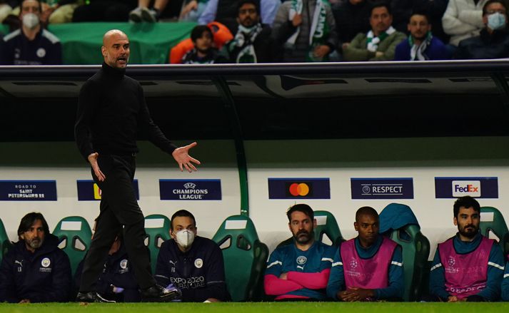 Pep Guardiola var ánægður með úrslitin í kvöld en segir að sínir menn geti gert betur.