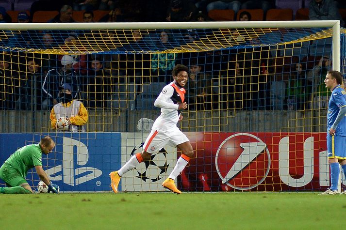 Luiz Adriano skoraði fimm mörk í kvöld.