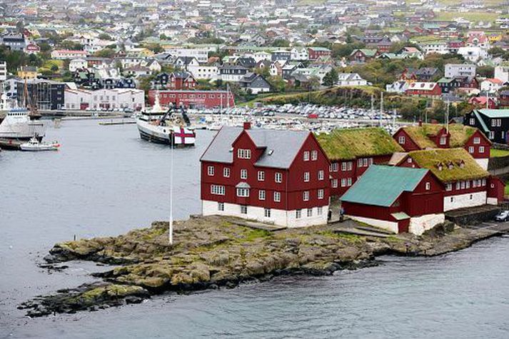 Þrettán greiddu atkvæði gegn tillögunni en ellefu voru fylgjandi.