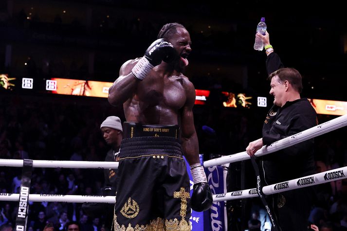 Deontay Wilder vann Derek Chisora á stigum í gær.