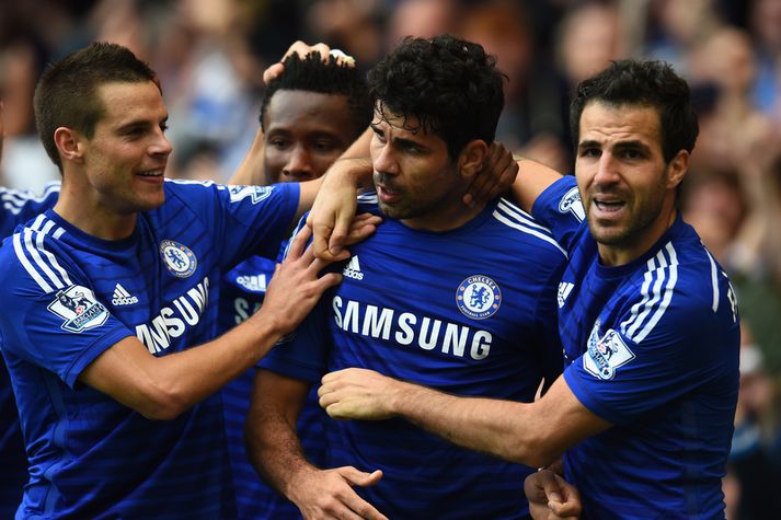 Diego Costa fagnar marki sínu ásamt Chelsea-leikmönnunum í dag.