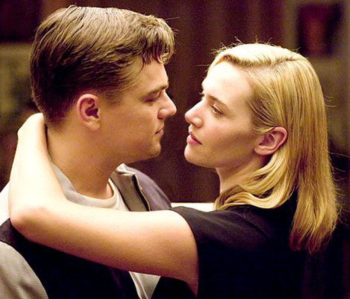 Þessi mynd var tekin frá tökustað Revolutionary Road og þykir sína að það var engin tilviljun að þau Leo og Kate náðu eins vel saman í Titanic og raun bar vitni.
