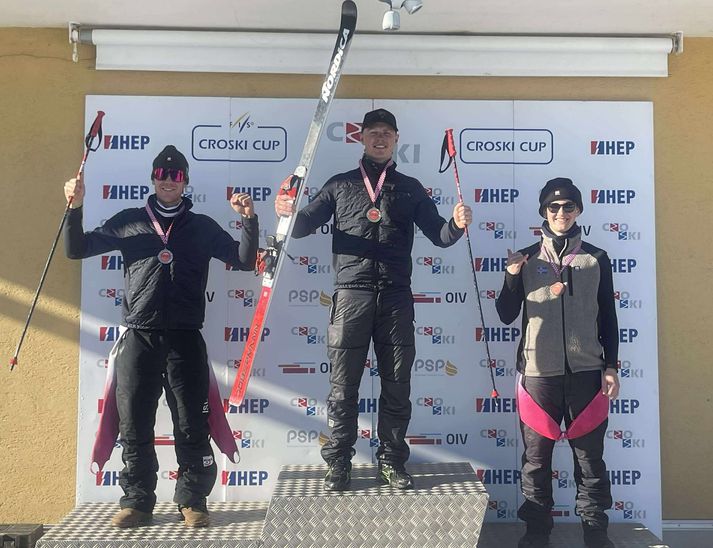 Sáttir og sælir sigurvegarar Croski Cup. 