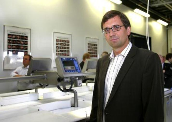 Hörður Arnarson græddi 55 milljónir á uppgjöri eigin kaupréttarsamninga.