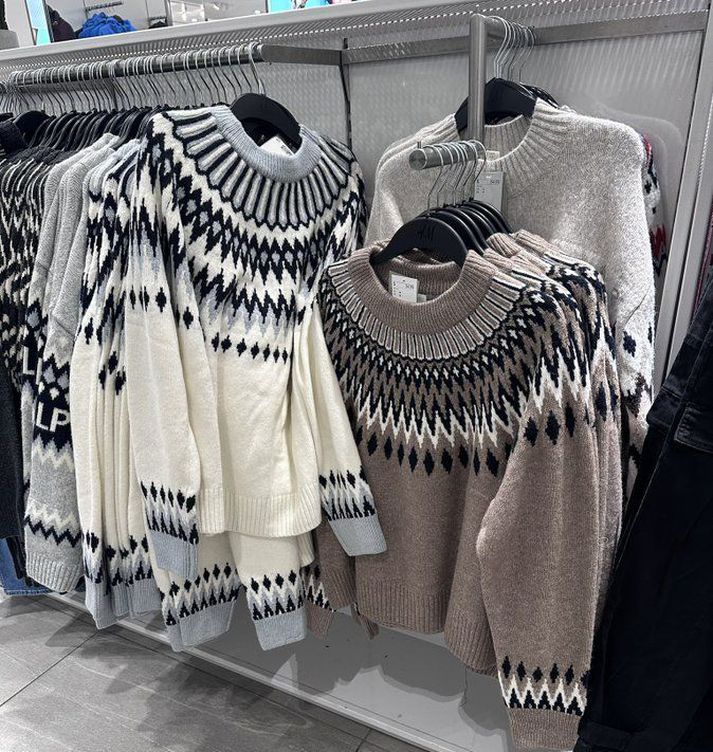 Peysur úr H&M sem minna óneitanlega á klassísku íslensku lopapeysurnar