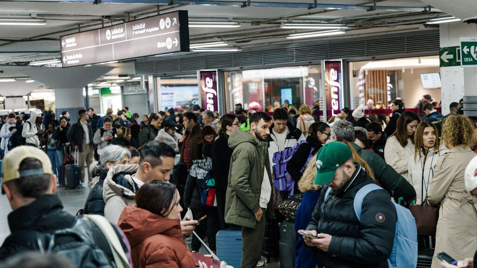 Rúm­lega tuttugu látnir eftir á­rekstur tveggja hraðlesta